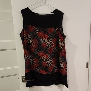 P2P 22.5" Sleeveless Black and Red Rose Print Top